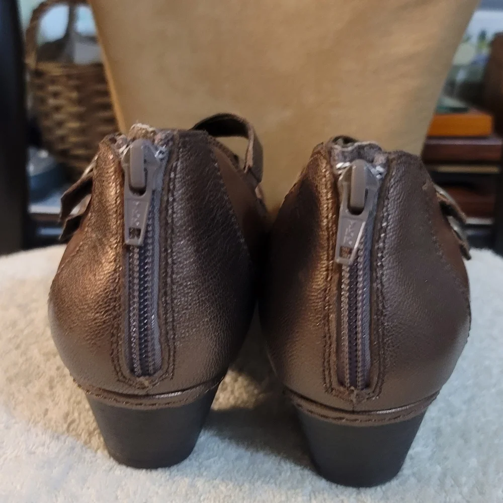 Women shoes - Picture 3 of 3